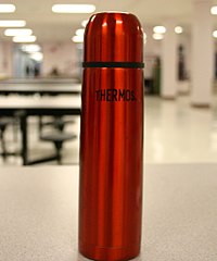 upload.wikimedia.org_wikipedia_commons_thumb_f_fc_thermos.jpg_200px-thermos.jpg